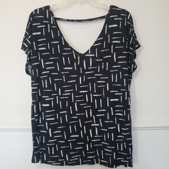Old Navy Cutout Back Stretch Top Womens  L Black White Print Knit Short Sleeve - Picture 1 of 16